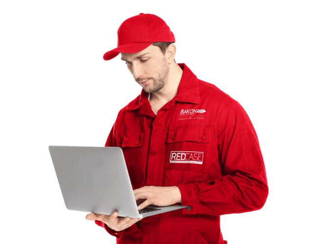RedCase service support man with laptop